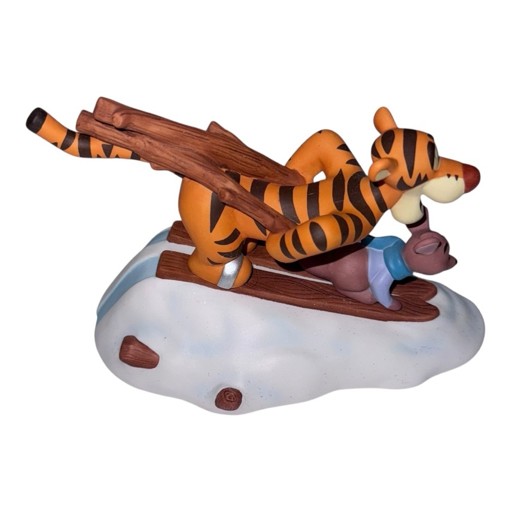 Pooh & Friends (NWT) 1990 “Look out snow! Here we go!” collectible figurine - Picture 3 of 14